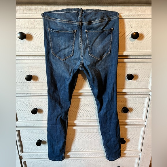 Hollister distressed jeans - Picture 2 of 3